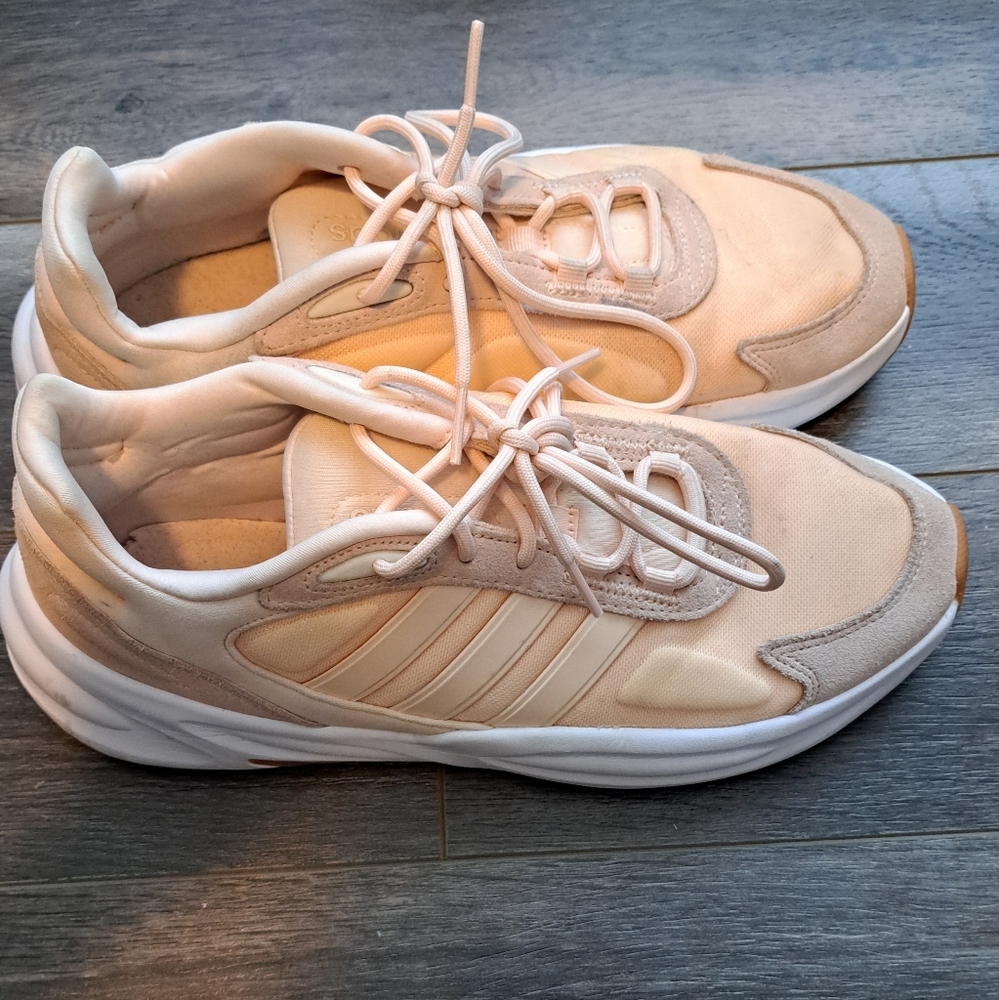 Adidas Ozelle Cloudfoam Lifestyle Running Shoes